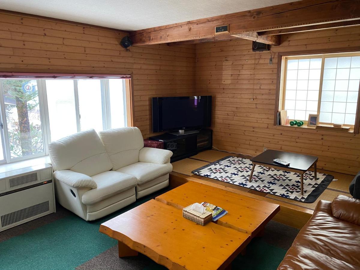 Guest House Wind Inn Hakuba Exterior photo